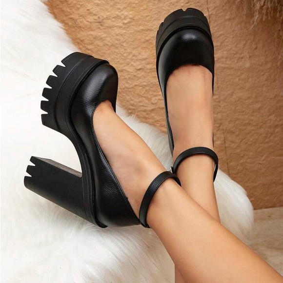 Platform Black Chunky Heels - Picture 4 of 12